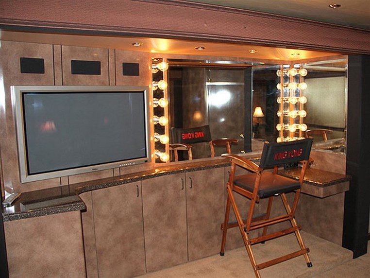 Brad Pitts Movie Set-Trailer Has All the Comforts of Home